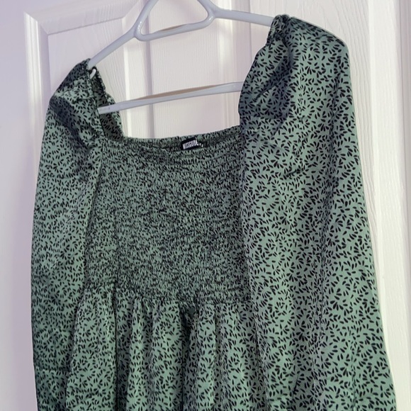 Missguided Green Long-sleeve Dress - Picture 2 of 4